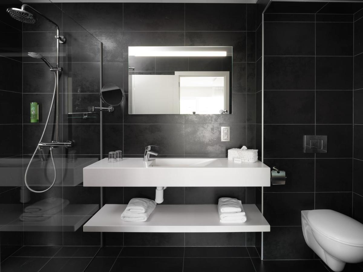 Le 24 Hotel Spa Bagian luar foto