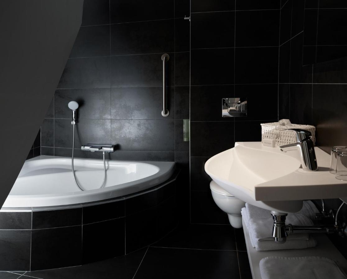 Le 24 Hotel Spa Bagian luar foto
